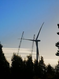 Montaje de aerogeneradores en el parque eólico El Arrebol (Chile)